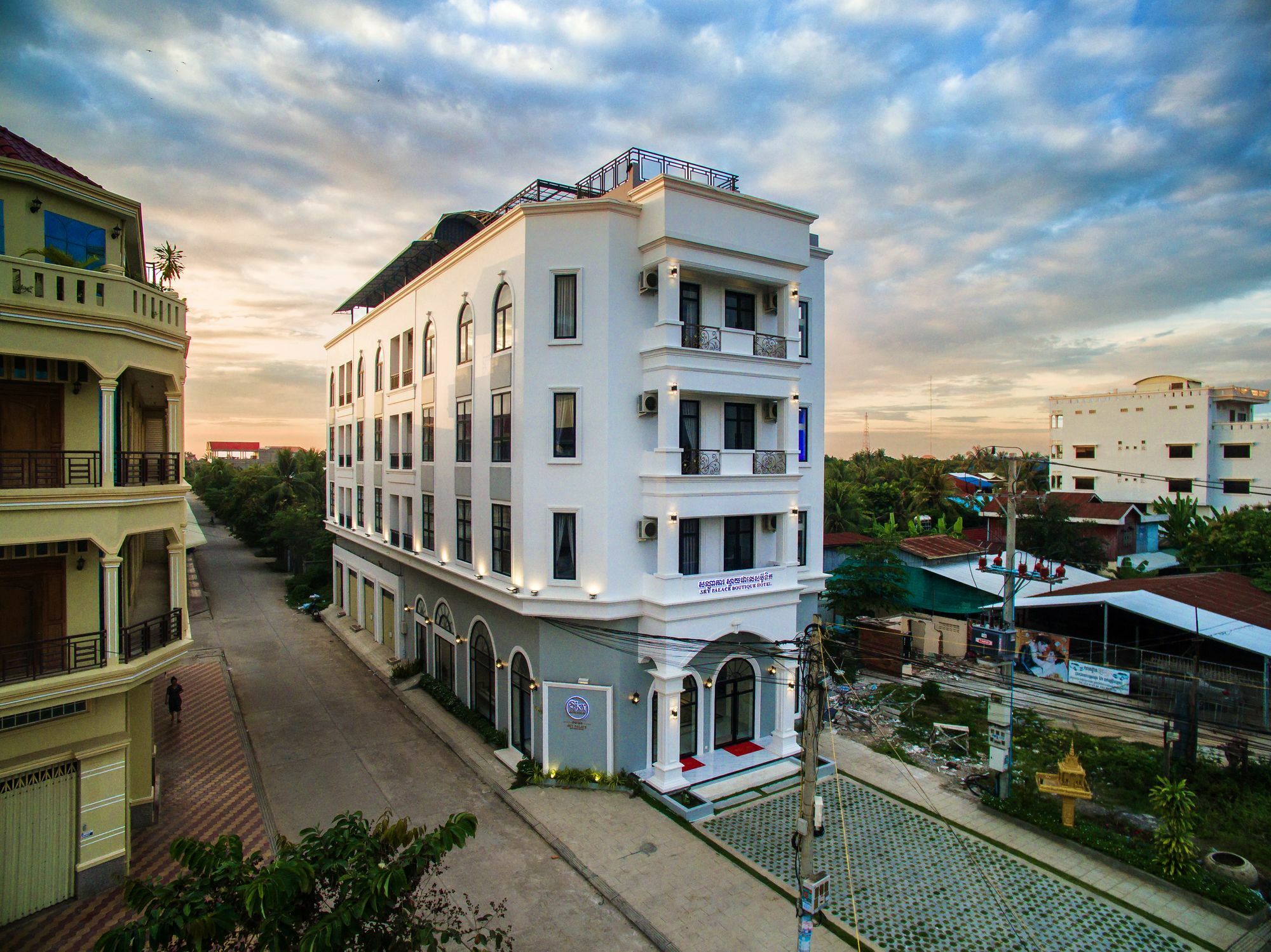 Sky Palace Boutique Hotel Баттамбанг Экстерьер фото
