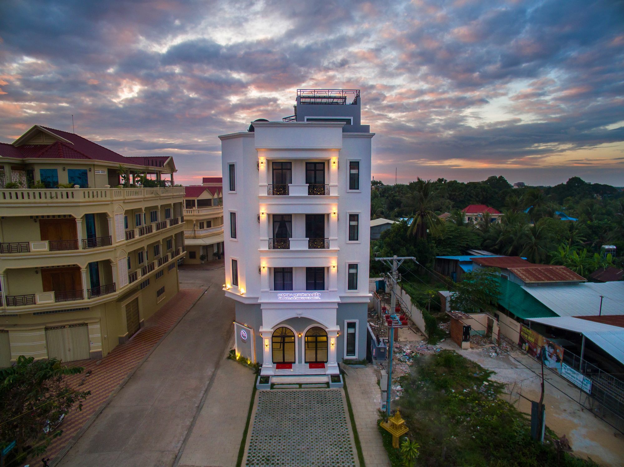 Sky Palace Boutique Hotel Баттамбанг Экстерьер фото