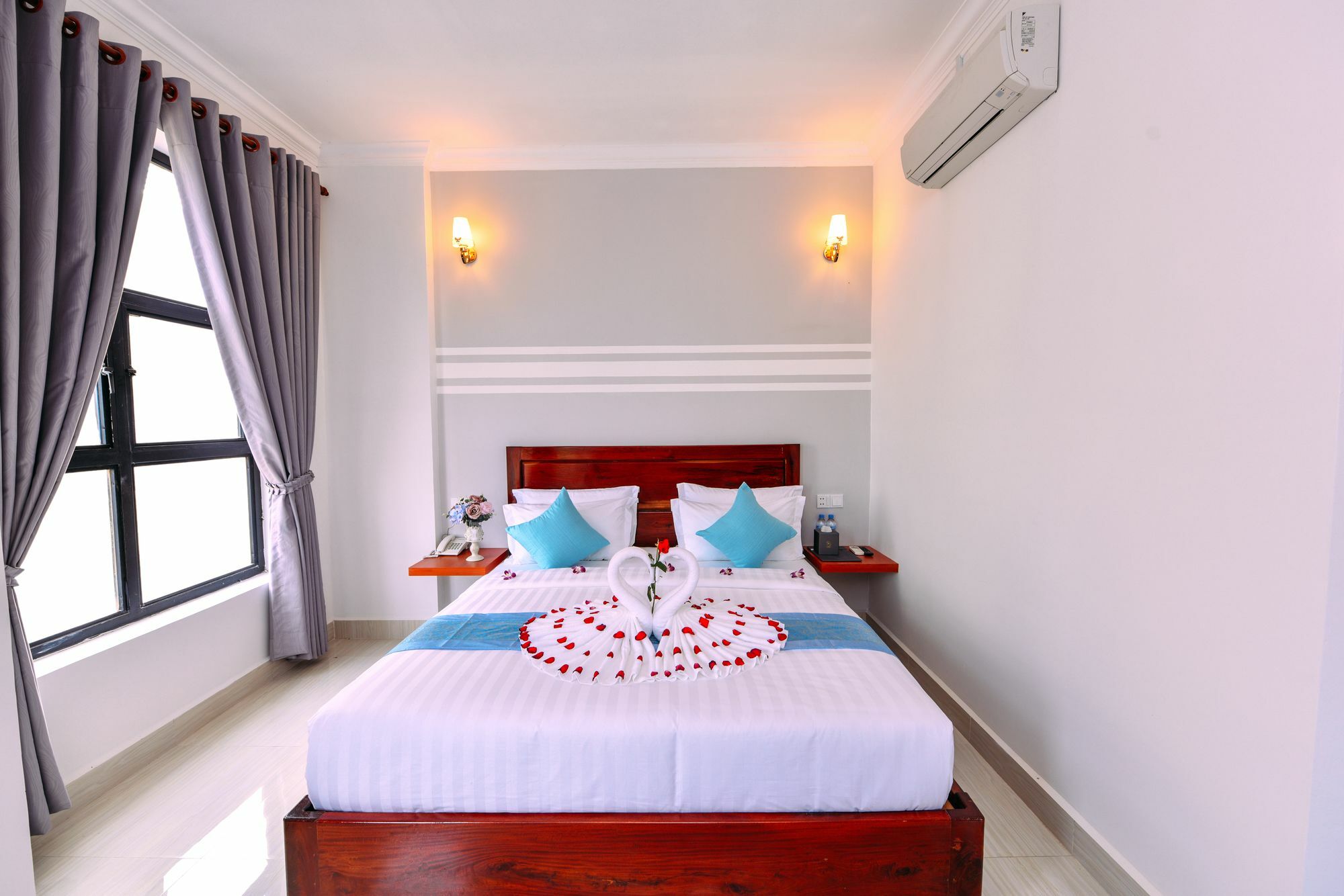 Sky Palace Boutique Hotel Баттамбанг Экстерьер фото