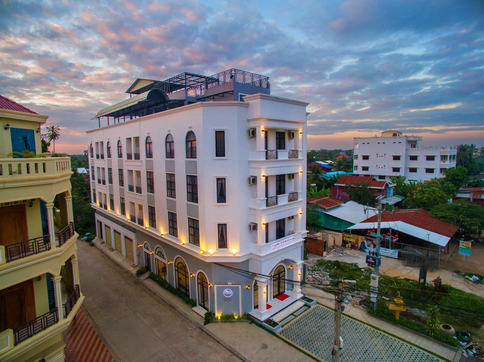 Sky Palace Boutique Hotel Баттамбанг Экстерьер фото