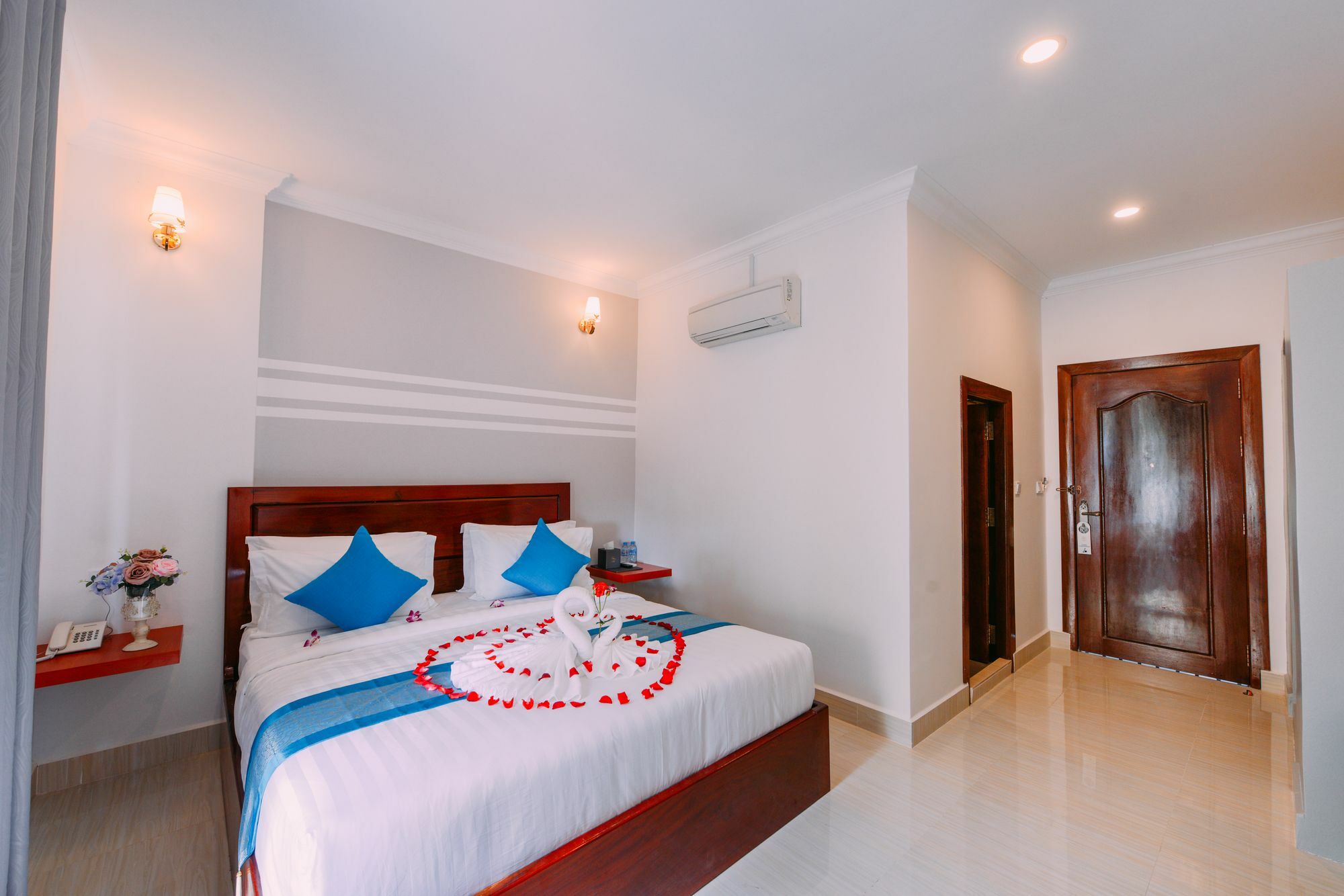Sky Palace Boutique Hotel Баттамбанг Экстерьер фото