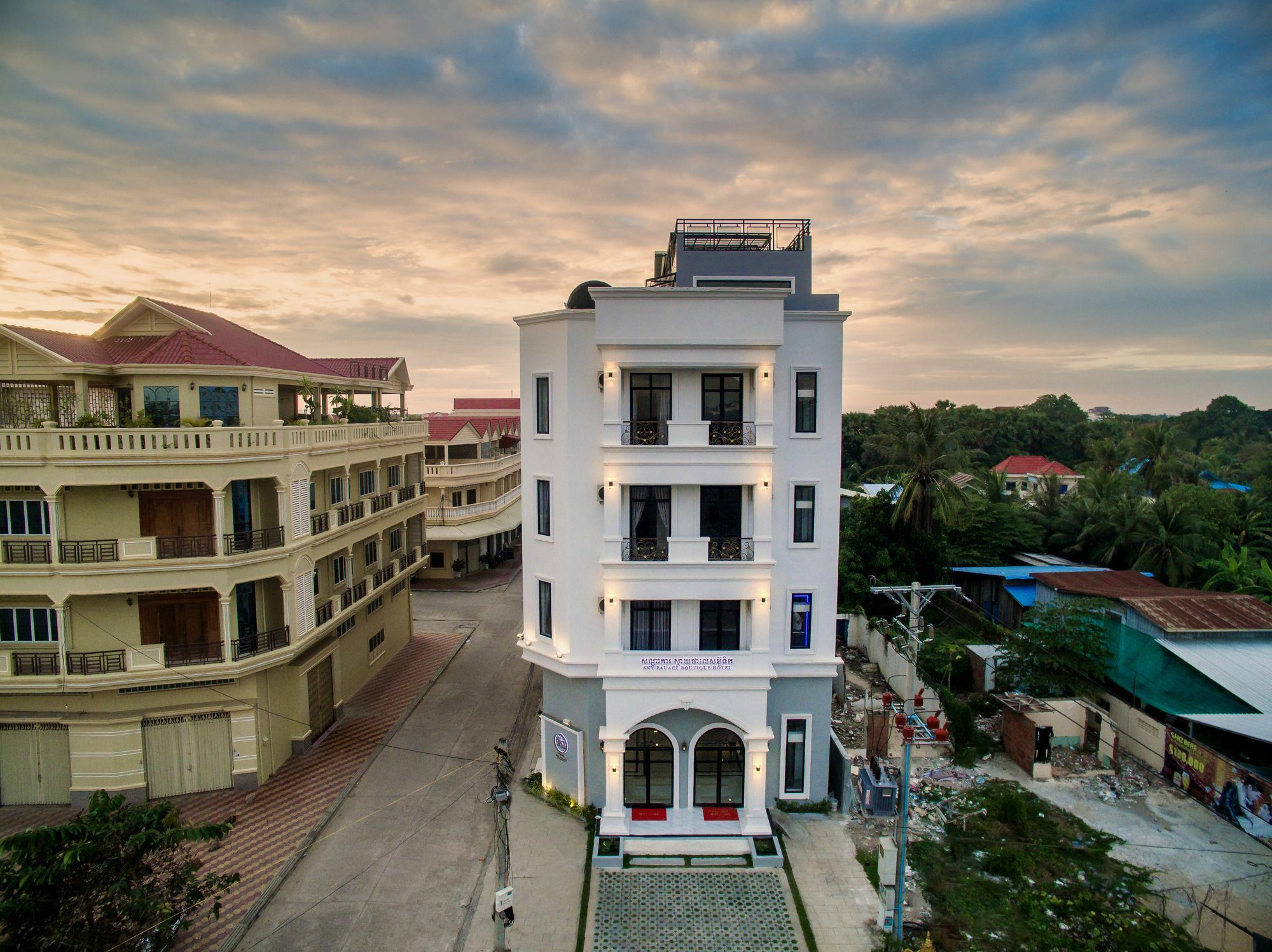 Sky Palace Boutique Hotel Баттамбанг Экстерьер фото